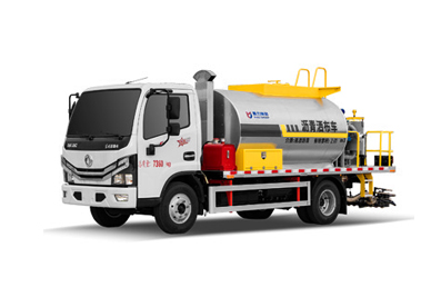 東風小多利卡瀝青灑布車 